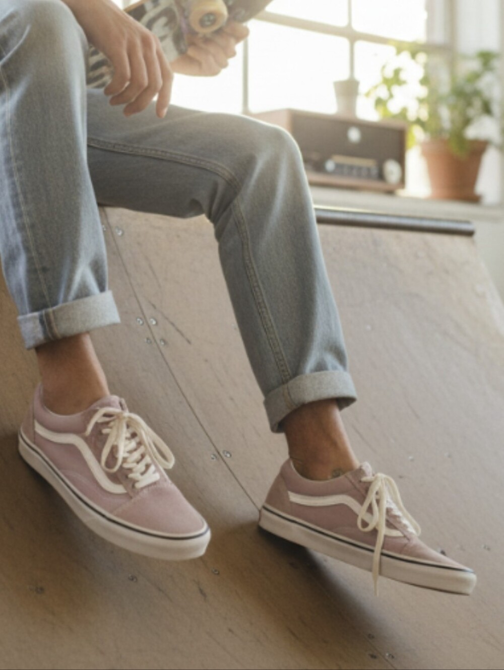 Vans old skool lavender suede skate shoe size 9W 7.5M unisex shoe